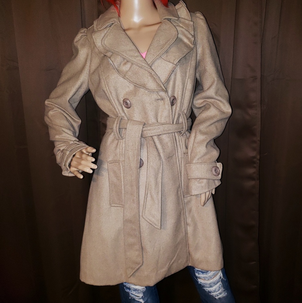 New Long Ruffled Coat - Picture 1 of 4
